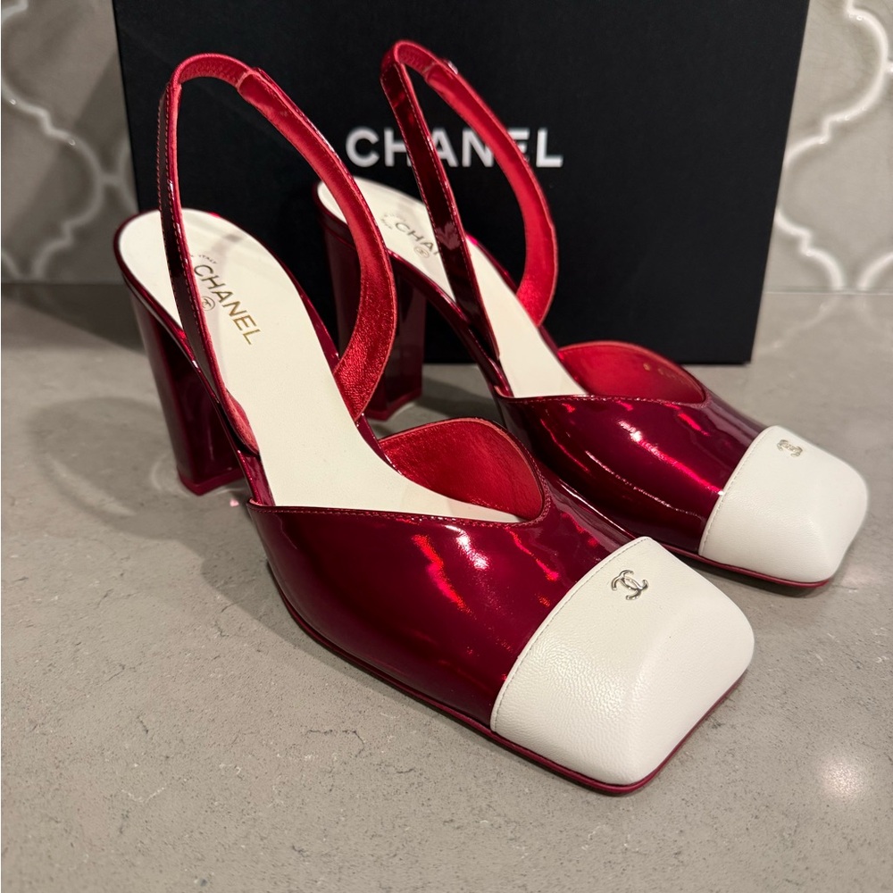 BNWT Chanel 26S Laminated Calfskin & Lambskin Red & Ivory Slingback Size 40